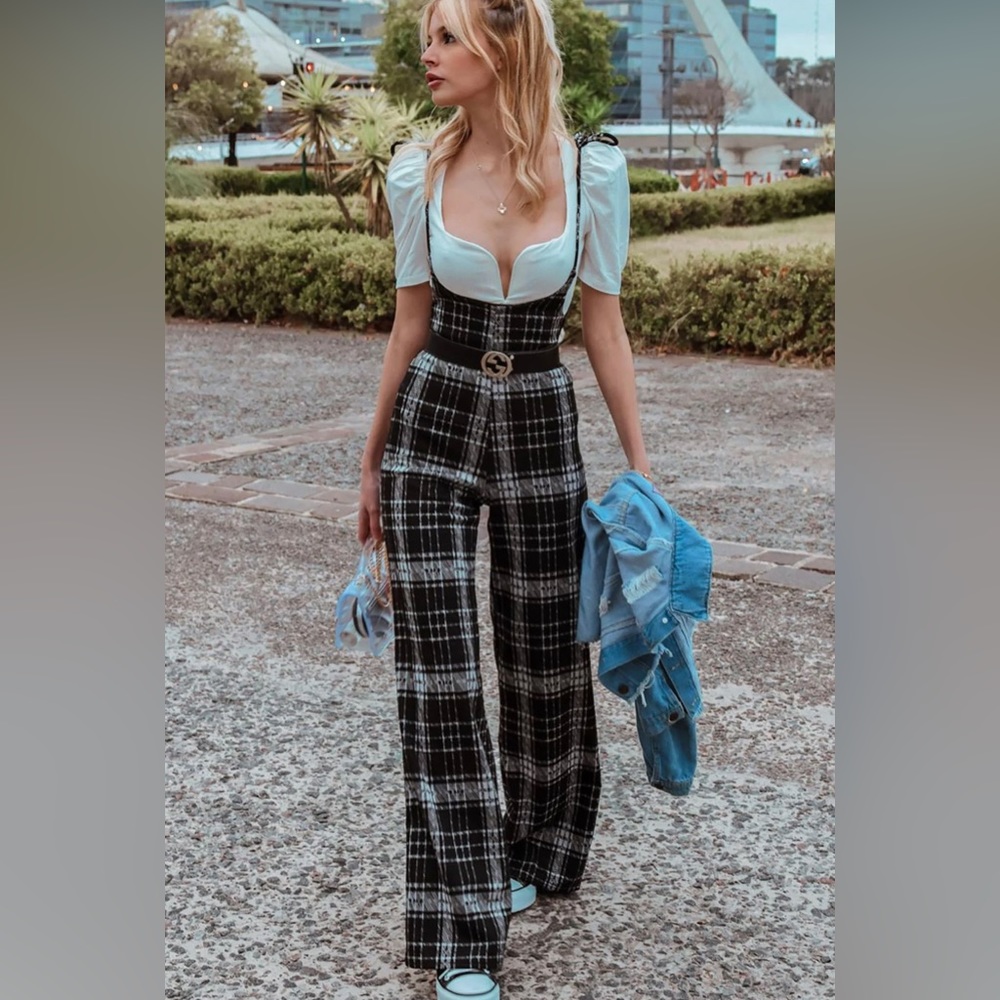 Fashion Nova Jumpsuit - Can’t Ignore You Pant